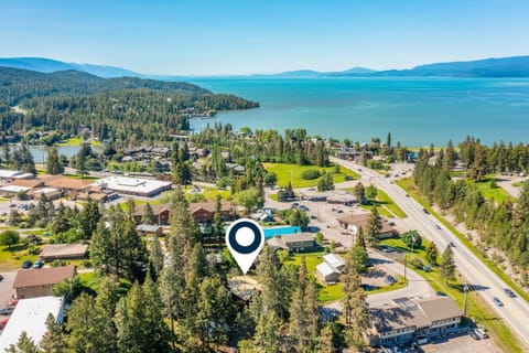 Hilltop Hideaway House in Bigfork