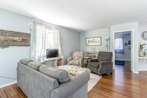 Cozy Escape House in Woods Bay