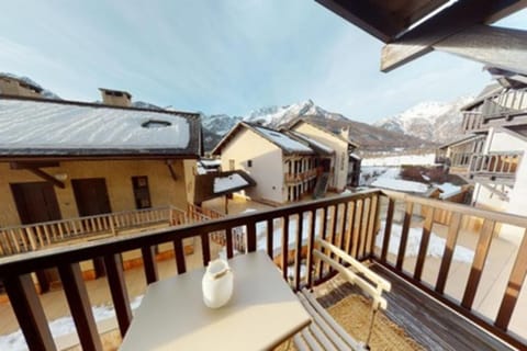 Bright 30 M With Balcony Center Villa Apartment in Le Monêtier-les-Bains