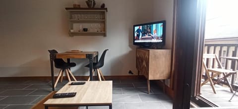 Bright 30 M With Balcony Center Villa Apartment in Le Monêtier-les-Bains