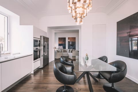 Dining area, kitchen
