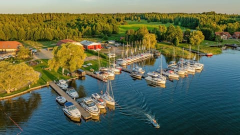 Day, Natural landscape, Activities, Bird's eye view, Lake view