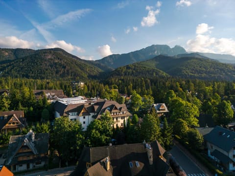 Property building, Bird's eye view, View (from property/room)