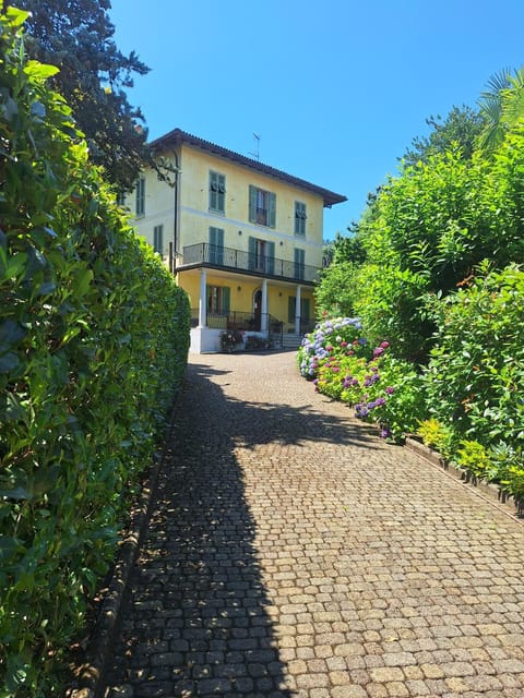 The Camelia, our Room with Lake View, Private Bathroom and Dedicated Parking at the Villa Isabella Stresa Bed and Breakfast in Stresa