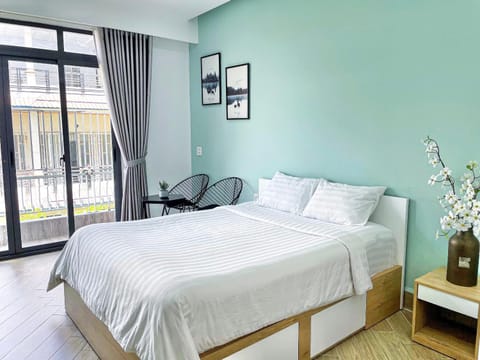 Bed, Balcony/Terrace, Seating area