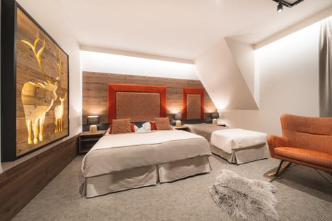 Bed, Photo of the whole room, Seating area