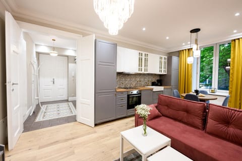 Kitchen or kitchenette, Living room, Seating area