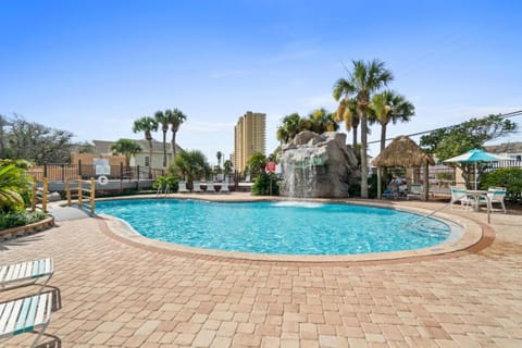 Day, Pool view, Swimming pool, sunbed