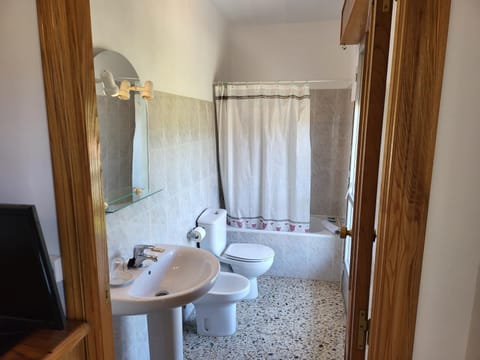 HOSTAL BARCELONA Bed and Breakfast in Viana do Castelo District, Portugal