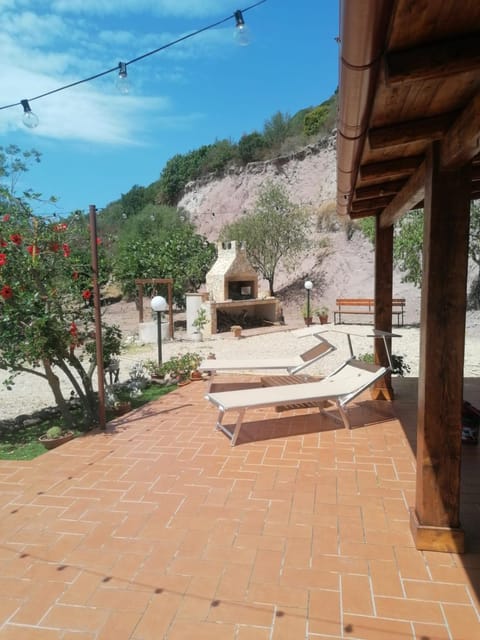 Patio, BBQ facilities