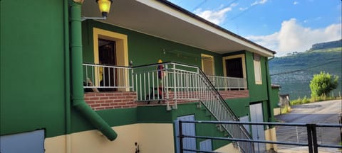 Property building, Balcony/Terrace