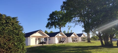 Property building, Day, Natural landscape, Garden, Garden view
