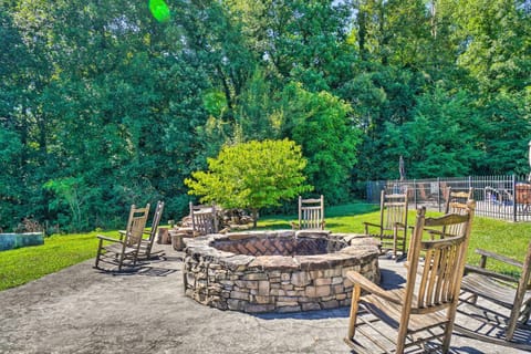 Cozy Townsend Condo, Resort-Style Amenities! Apartment in Sevier County