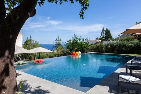 View (from property/room), Sea view, Swimming pool