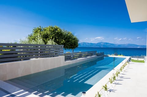 Day, Natural landscape, Pool view, Sea view, Swimming pool, sunbed