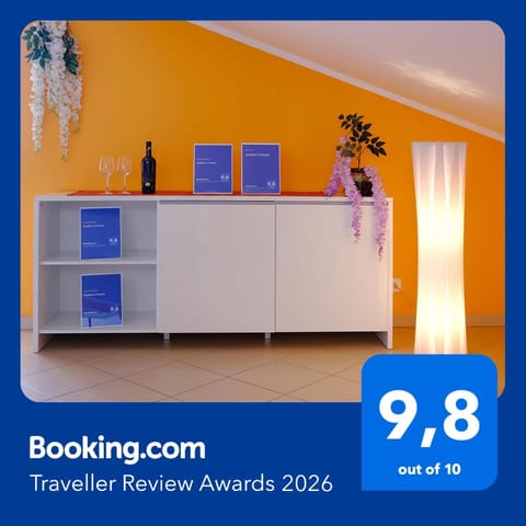 Seating area, Certificate/Award, air conditioner