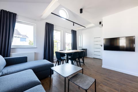 TV and multimedia, Living room, Dining area