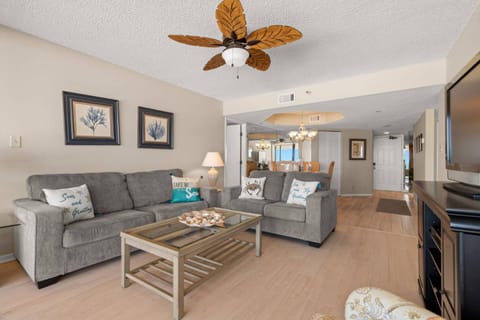 5F Crescent Beach Club House in Sand Key