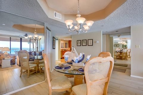 5F Crescent Beach Club House in Sand Key