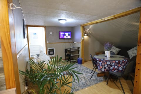 3-Bedroom apt. ideal location near new river gorge Apartment in Fayetteville