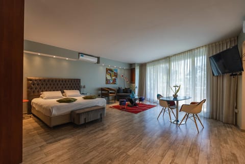 Bed, TV and multimedia, Bedroom, air conditioner