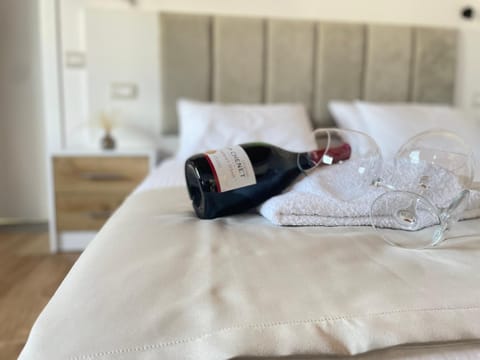 Bed, Bedroom, room service, VIP