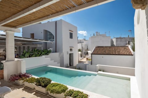 Balcony/Terrace, Pool view, Swimming pool