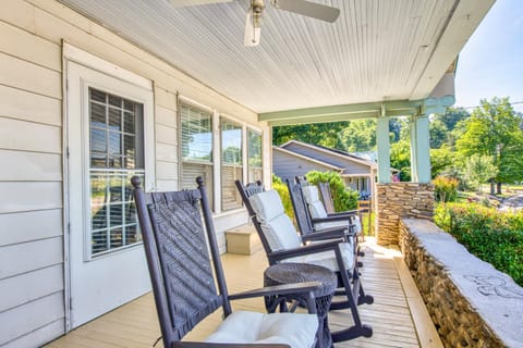 Chapel Side House in Lake Junaluska