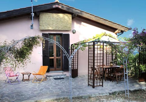 Patio, Facade/entrance