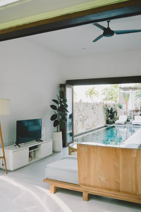 Three Palms Surf & Stay Medewi Bed and Breakfast in Pekutatan