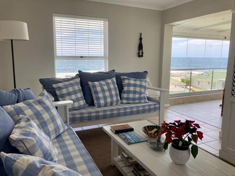 31 Tobago Bay Apartment in Hermanus