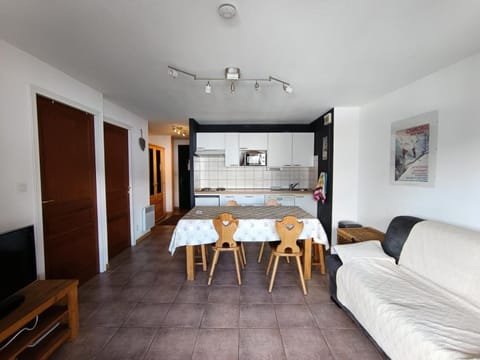 Résidence Plein Soleil - Appartement plein sud avec superbe vue, balcon, parking. MAE-9004 Apartment in Montgenèvre