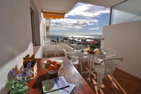 View (from property/room), Balcony/Terrace, Dining area, Sea view