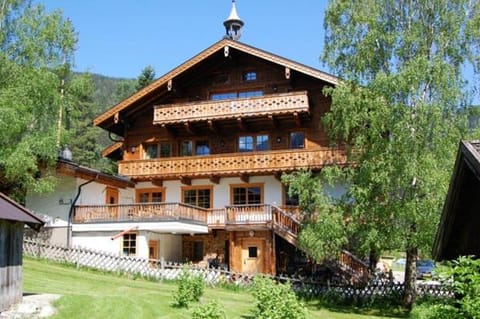 Landgasthof Kirchenwirt Inn in Salzburgerland
