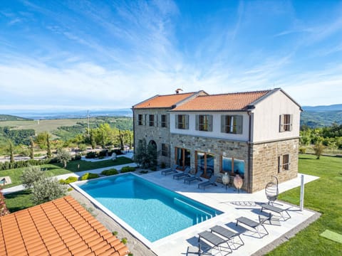 Property building, Garden, Mountain view, Sea view, Swimming pool