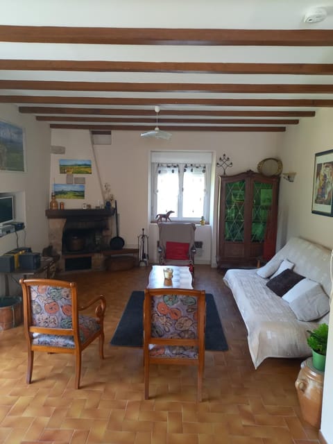 Gîte Tilleul Maison de Famille 3 à 6 pers Apartment in Provence-Alpes-Côte d'Azur