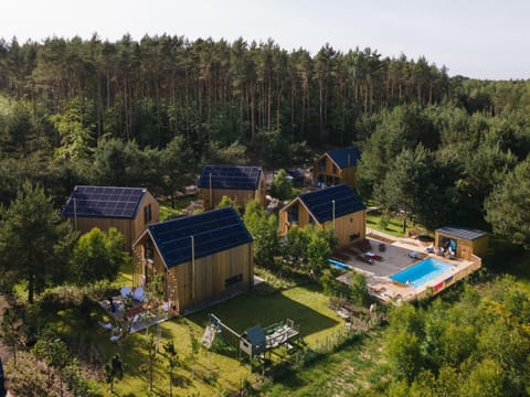 Property building, Spring, Day, Natural landscape, Bird's eye view, Garden, Garden view, Pool view, Swimming pool