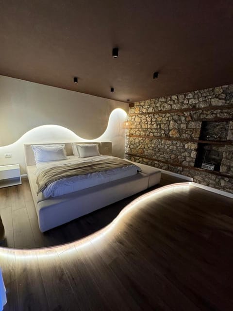 Property building, Bed, Photo of the whole room, Bedroom