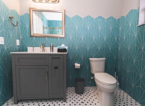 Golfers Paradise 4-hole PUTT-PUTT, Mega Chess with huge backyard, hammock House in Jupiter