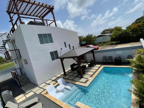 Property building, Pool view, Swimming pool, sunbed