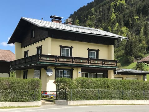 Property building, Facade/entrance, Summer