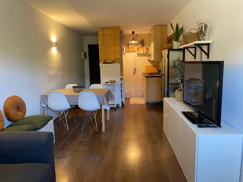 TV and multimedia, Living room, Dining area