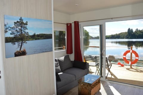 Balcony/Terrace, Lake view