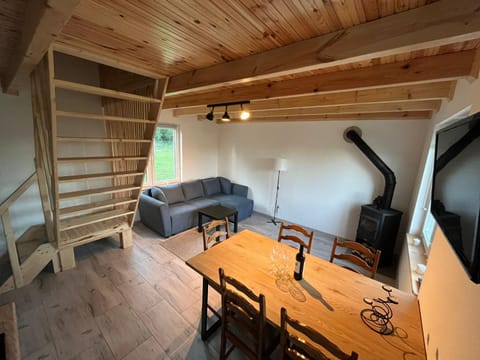 Communal lounge/ TV room, TV and multimedia, Living room, Seating area, Dining area, Evening entertainment