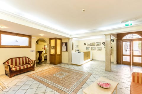 Lobby or reception, Seating area, Area and facilities