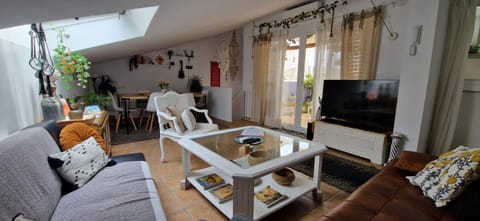 Communal lounge/ TV room, Living room