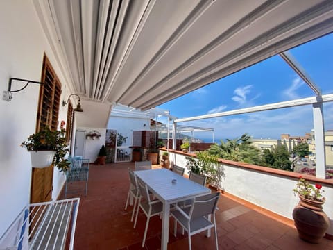 Property building, Balcony/Terrace