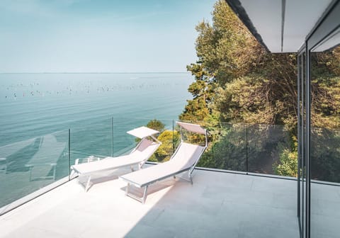 Natural landscape, Balcony/Terrace, Sea view