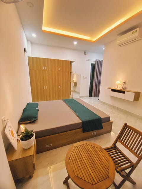 Photo of the whole room, Bedroom, air conditioner