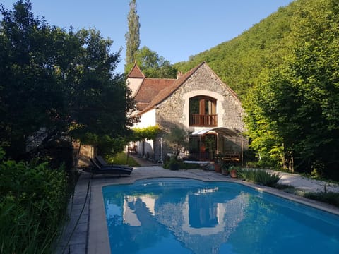 Property building, Swimming pool